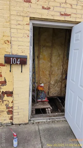 $90,000 | 104 West Edwards Street, Litchfield, IL 62056