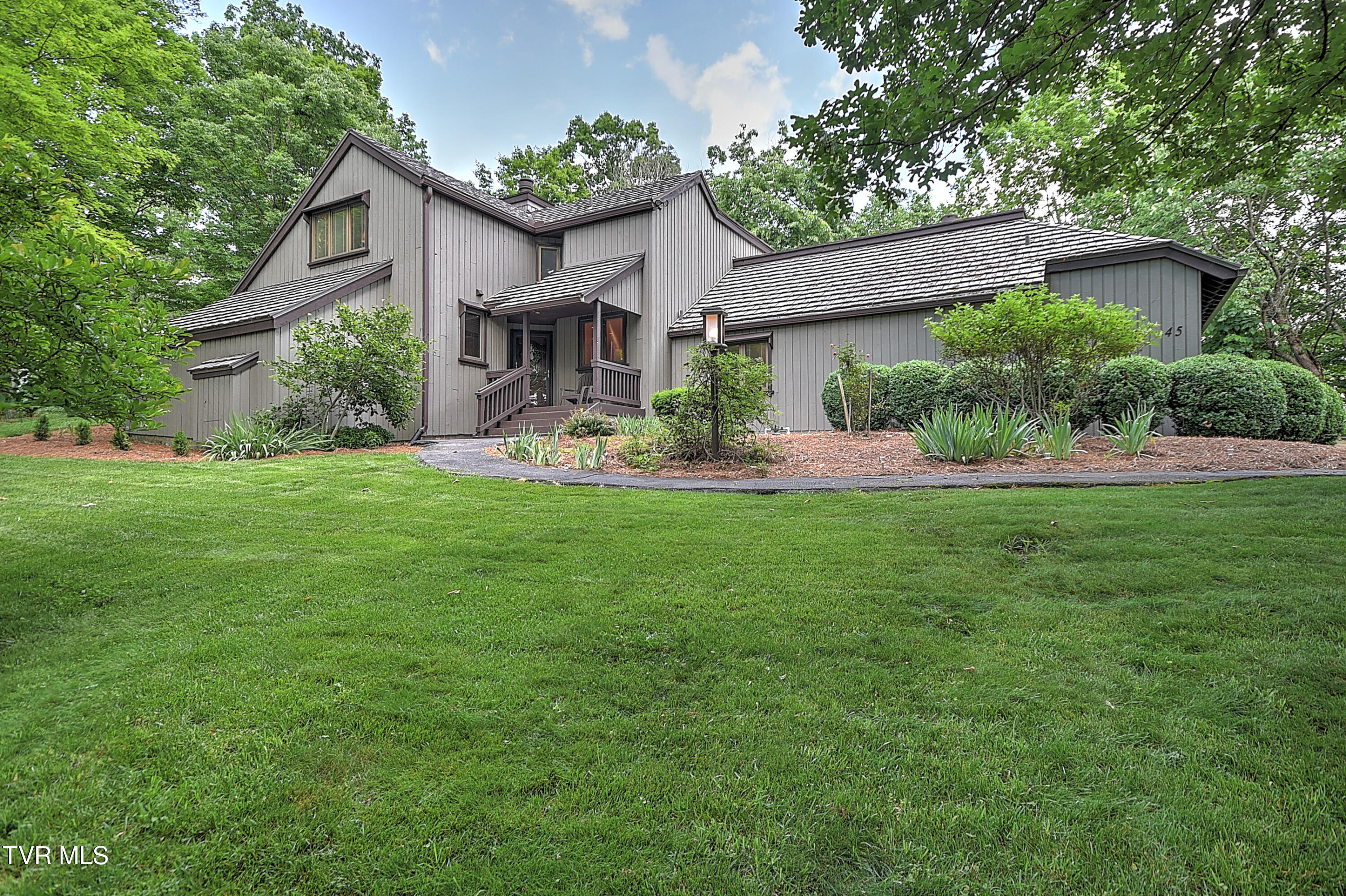 45 Grove Hill Road, Unit 45 Kingsport, TN 37660 - Photo 1 of 73 45 Grove Hill ES-2