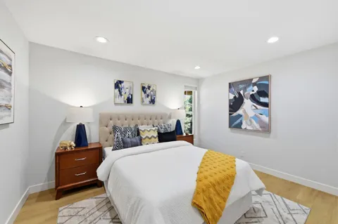 $898,000 | 209 Red Oak Drive East, Unit F, Sunnyvale, CA 94086