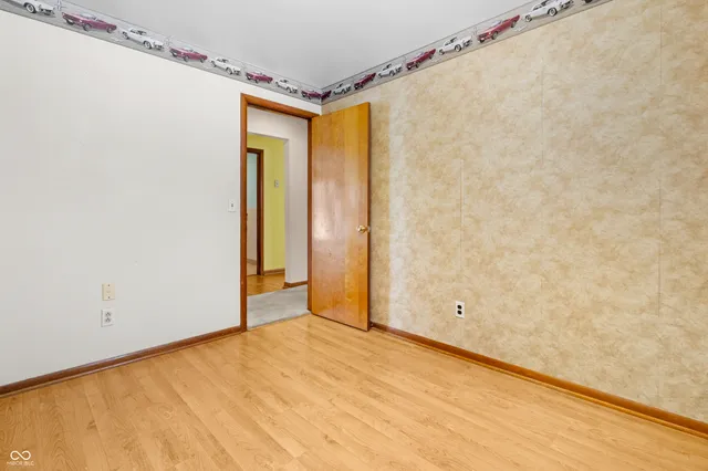 $350,000 | 6742 East County Road 900 North, Seymour, IN 47274