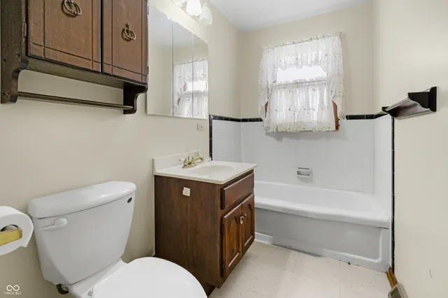 $350,000 | 6742 East County Road 900 North, Seymour, IN 47274