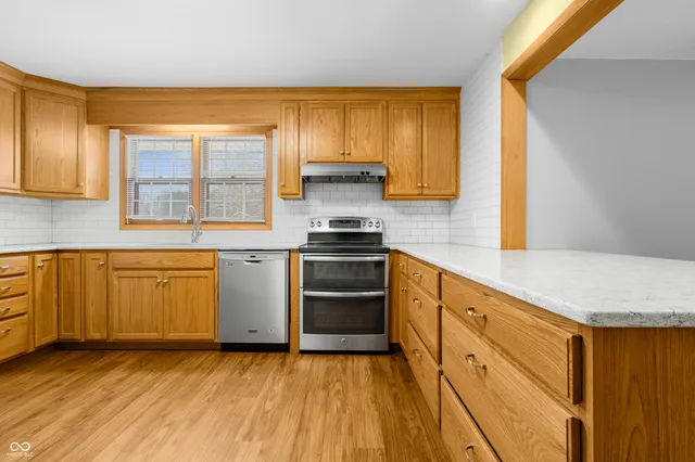 $350,000 | 6742 East County Road 900 North, Seymour, IN 47274