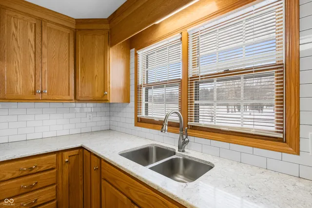 $350,000 | 6742 East County Road 900 North, Seymour, IN 47274