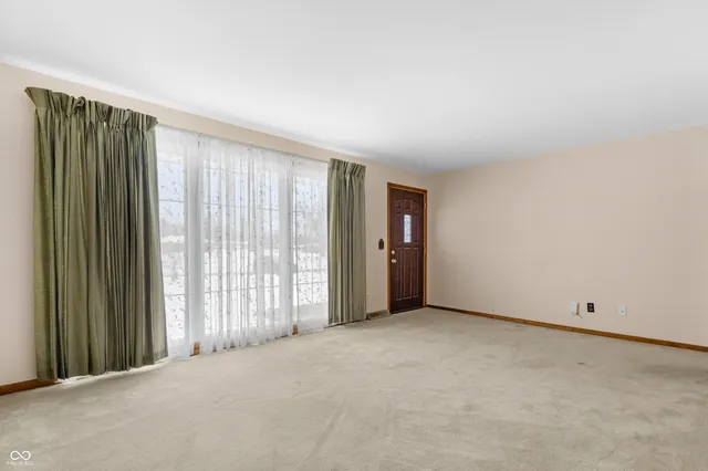 $350,000 | 6742 East County Road 900 North, Seymour, IN 47274