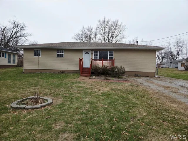 $190,000 | 228 Willowrun Drive, Moro, IL 62067