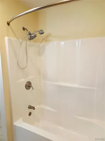 $190,000 | 228 Willowrun Drive, Moro, IL 62067