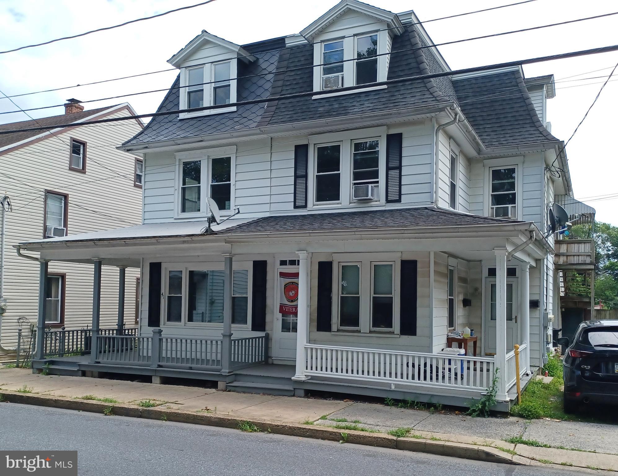 43 West Ferdinand Street Manheim, PA 17545 - Photo 2 of 23 a front view of a house