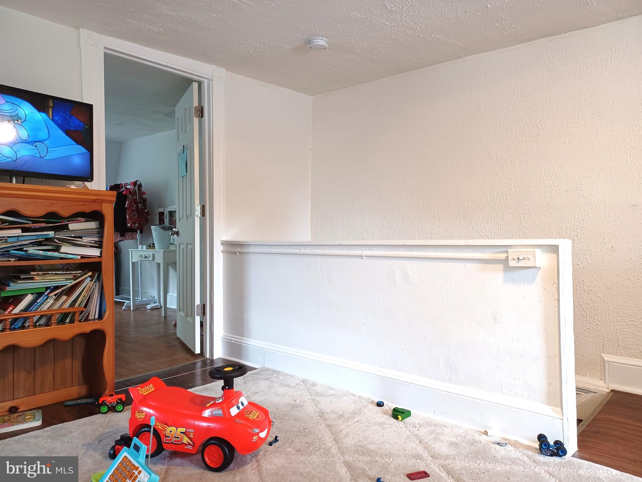 43 West Ferdinand Street Manheim, PA 17545 - Photo 9 of 23 a bedroom with a bed and a window