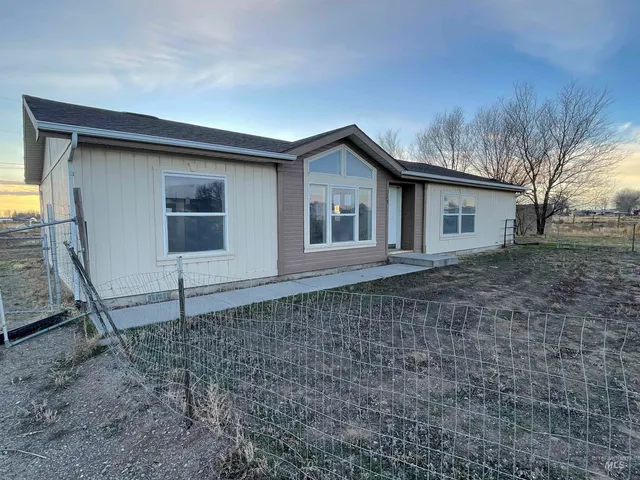 $200,000 | 319 Southwest Fly By Avenue, Mountain Home, ID 83647