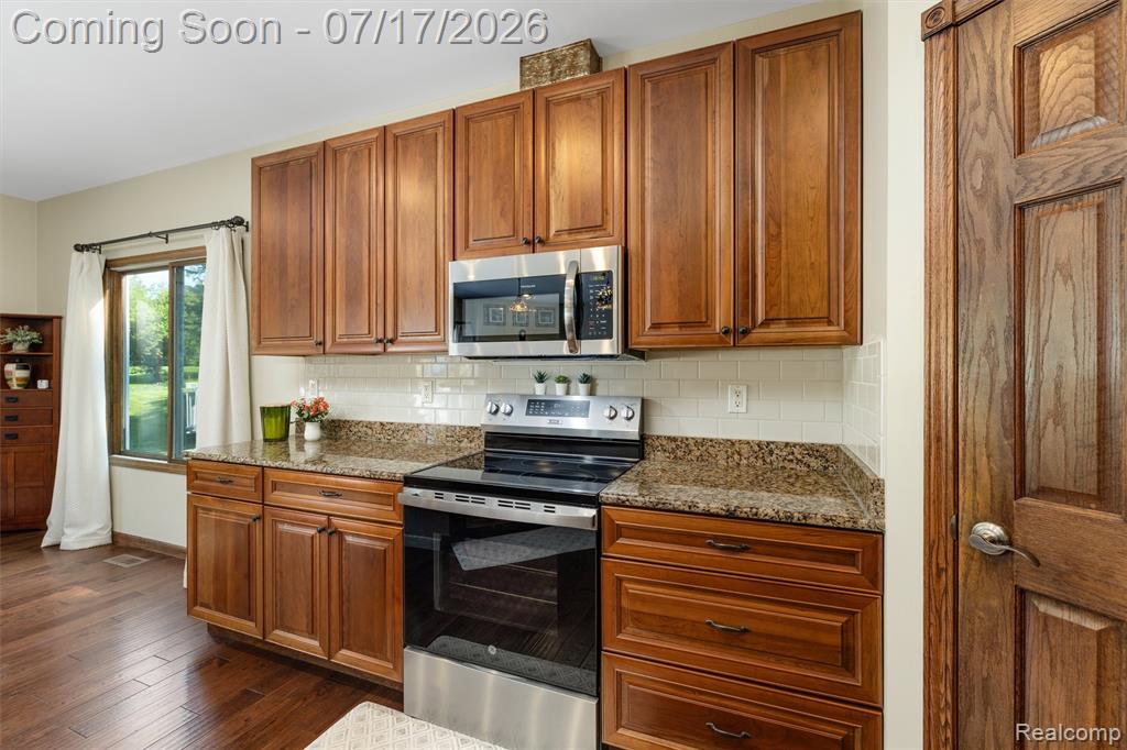 8250 Rattalee Lake Road Clarkston, MI 48348 - Photo 23 of 54 Gallery Image 23
