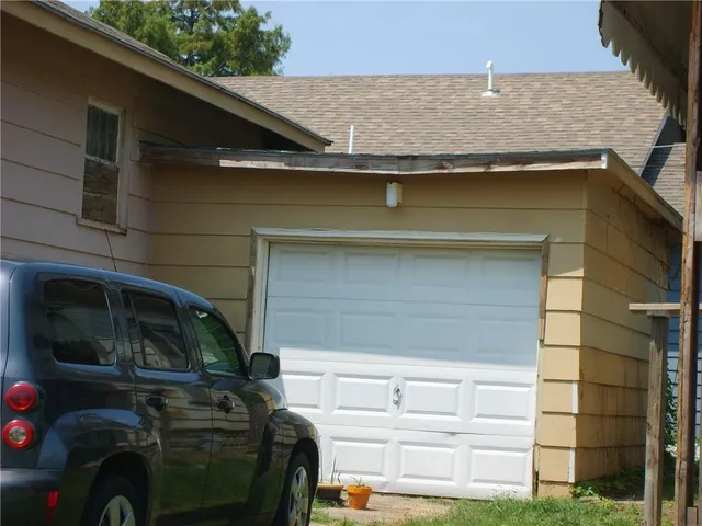 $69,900 | 210 West 5th Street, Pittsburg, KS 66762