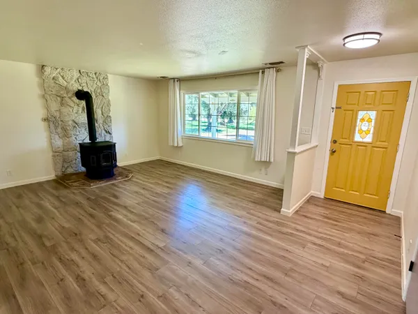 $350,000 | 5572 Olive Street, Anderson, CA 96007
