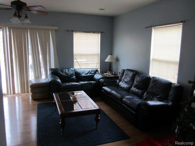 205 Haltiner Street River Rouge, MI 48218 - Photo 5 of 25 077.JPG