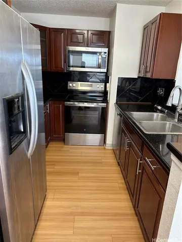 $2,900 | 4800 Mananai Place, Unit 12U, Honolulu, HI 96818
