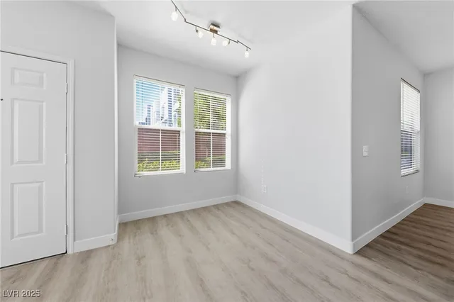 $1,650 | 10001 Peace Way, Unit 1270, Las Vegas, NV 89147