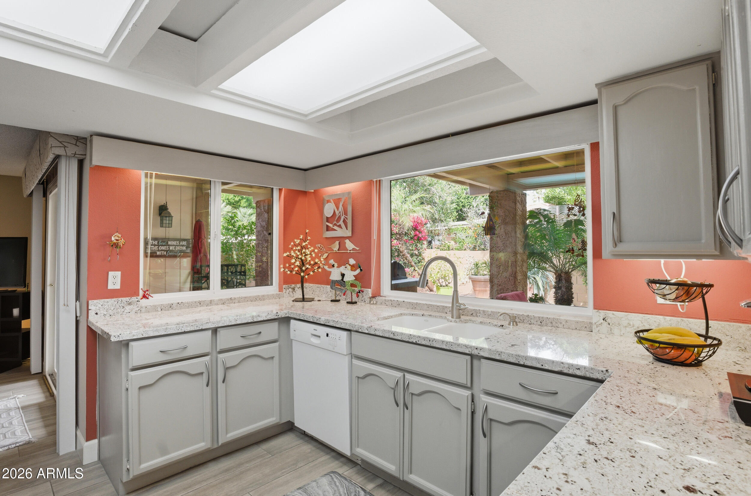1032 East Clinton Street Phoenix, AZ 85020 - Photo 13 of 34 Kitchen