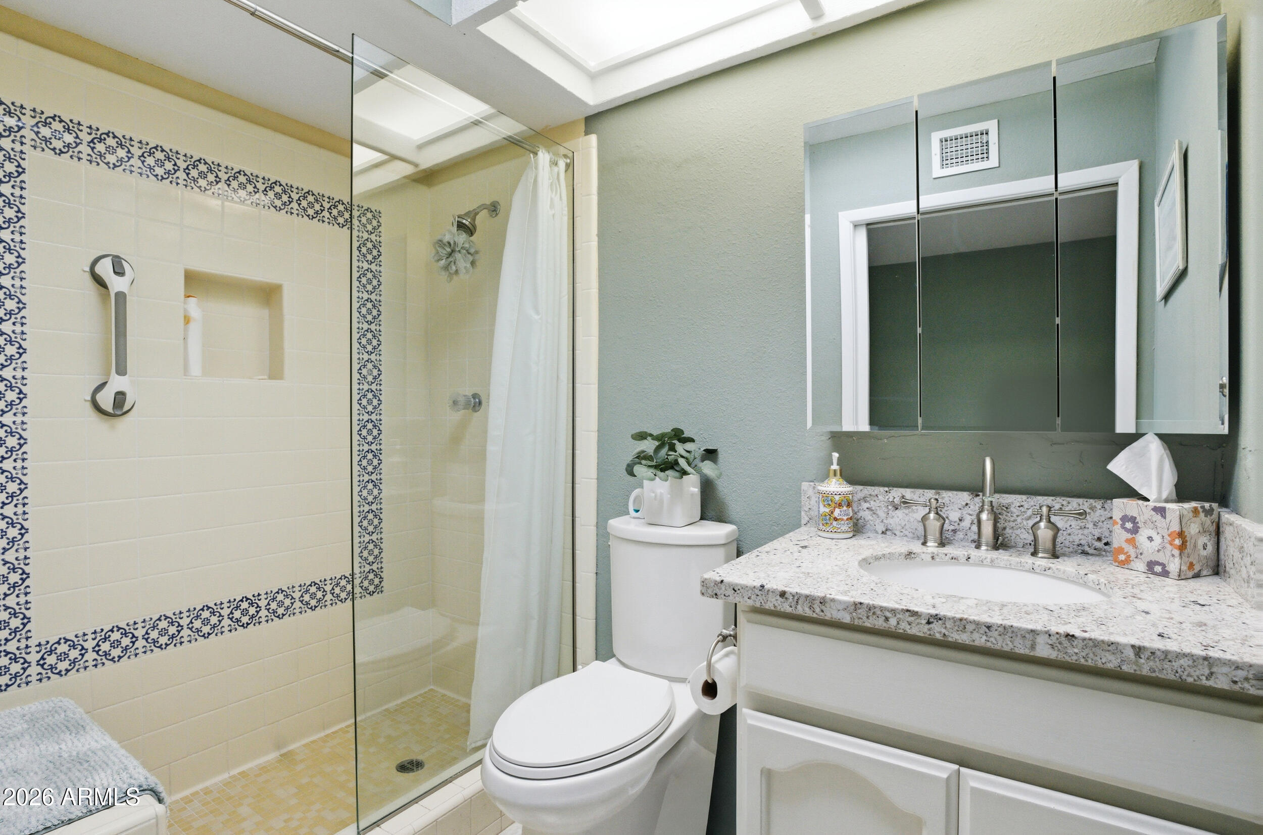 1032 East Clinton Street Phoenix, AZ 85020 - Photo 23 of 34 Second Bath