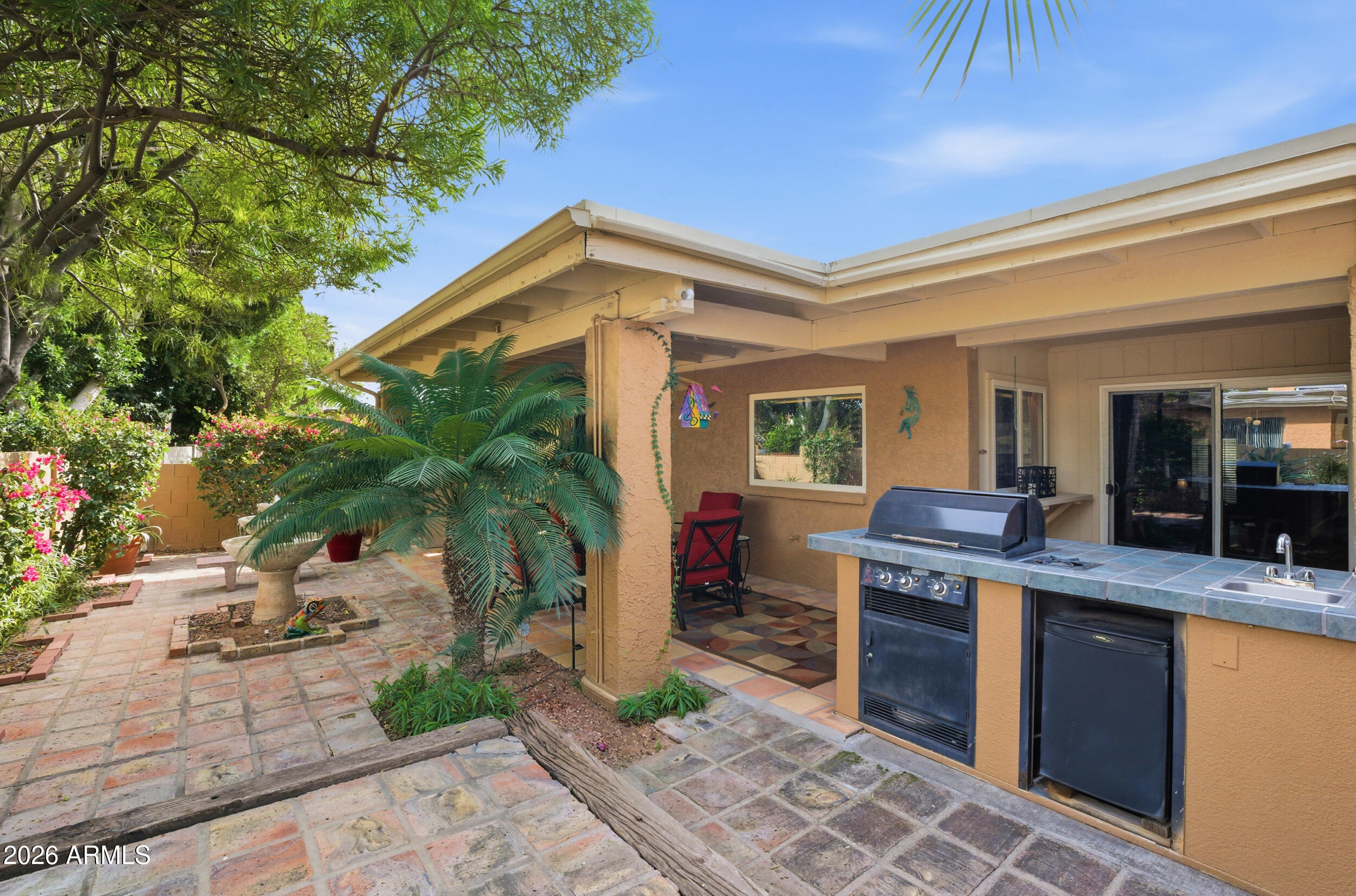 1032 East Clinton Street Phoenix, AZ 85020 - Photo 28 of 34 Built In BBQ