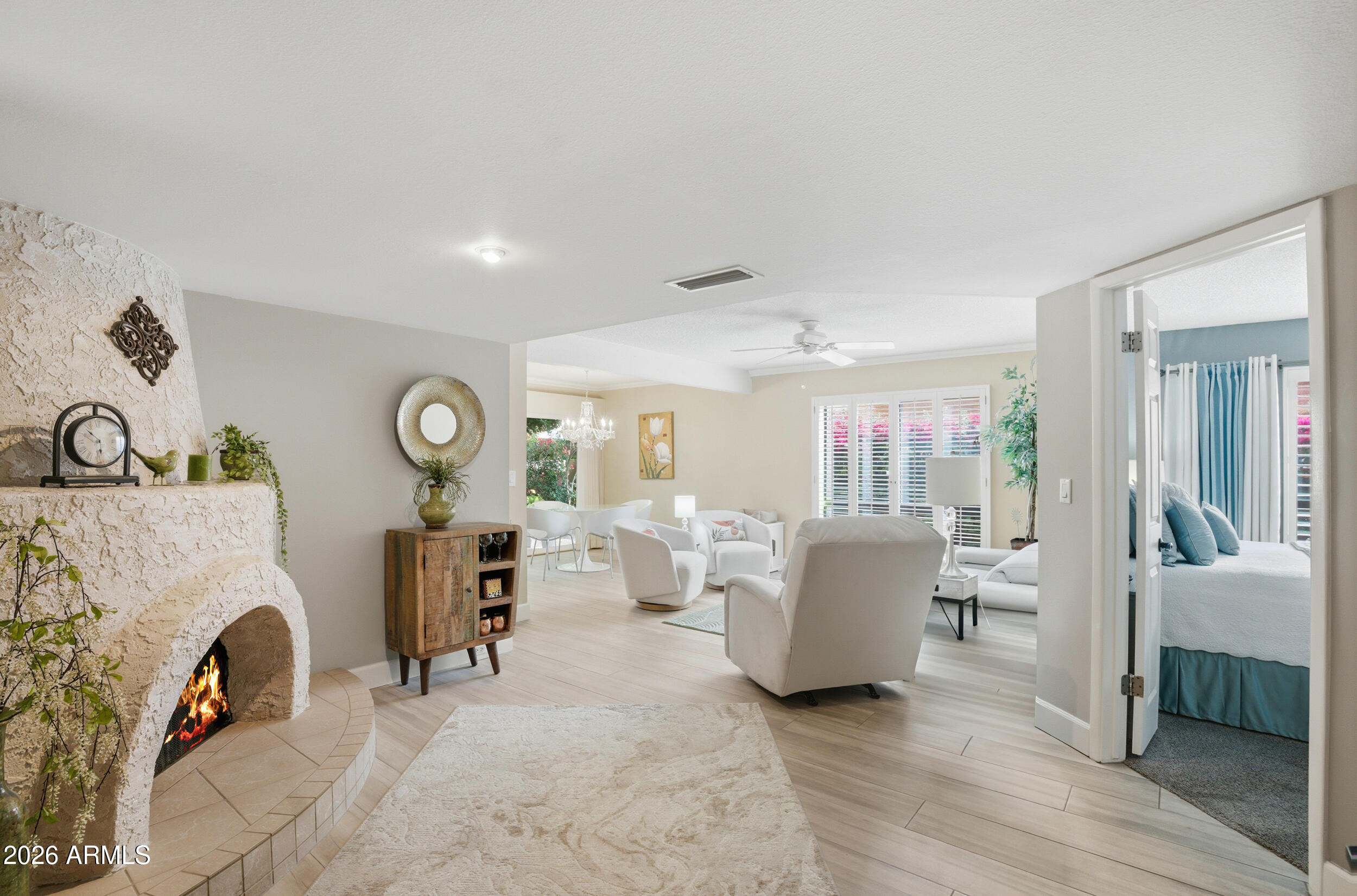 1032 East Clinton Street Phoenix, AZ 85020 - Photo 5 of 34 Front Foyer