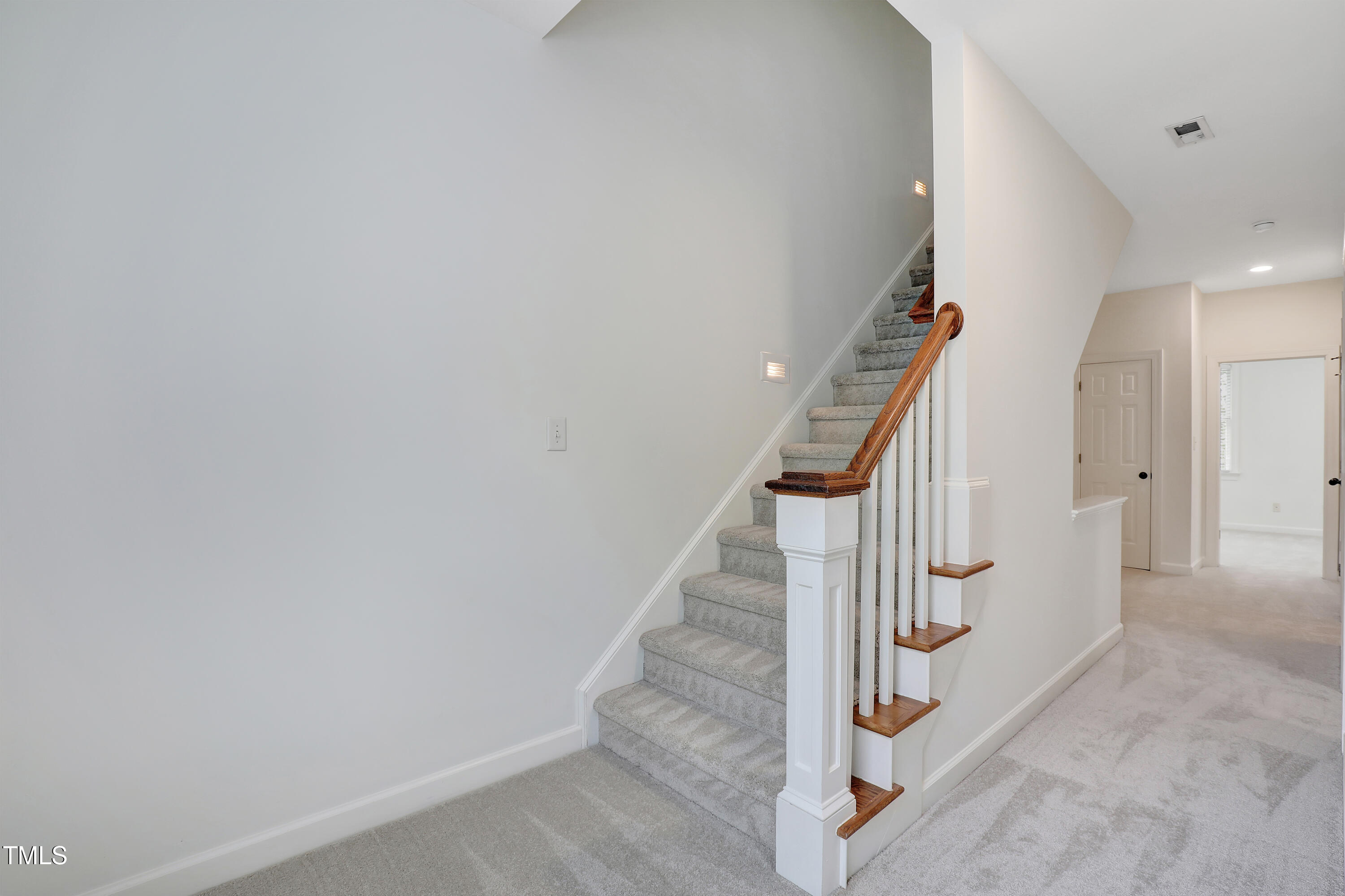 814 Cotton Exchange Court Raleigh, NC 27608 - Photo 18 of 35 a view of entryway