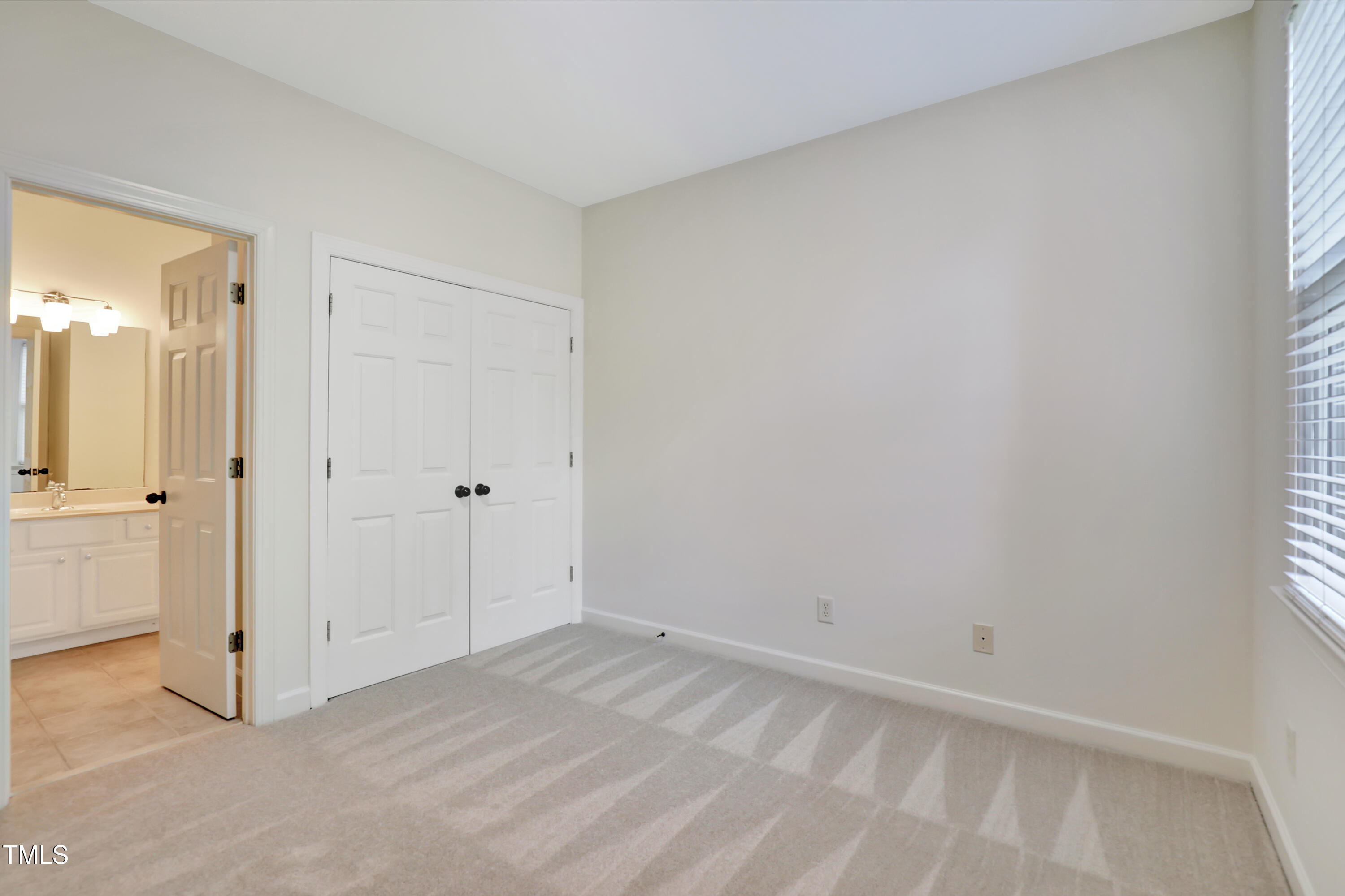 814 Cotton Exchange Court Raleigh, NC 27608 - Photo 23 of 35 a view of an empty room