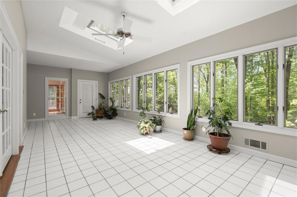 9335 Huntcliff Trace Atlanta, GA 30350 - Photo 23 of 113