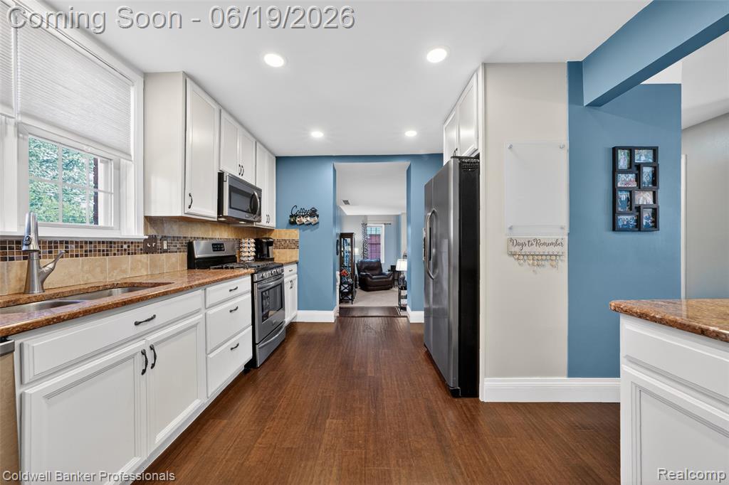 1625 Hampton Road Grosse Pointe, MI 48236 - Photo 8 of 31