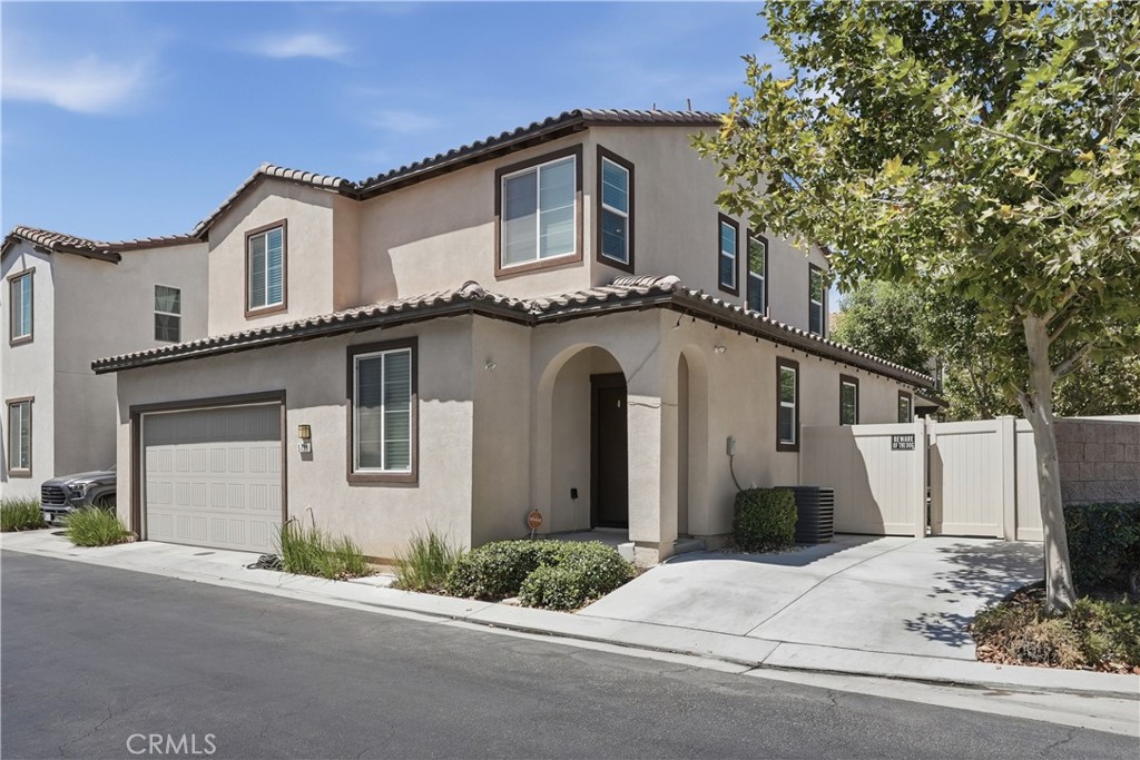 5738 Sacra Way Riverside, CA 92505 - Photo 3 of 28 Back area
