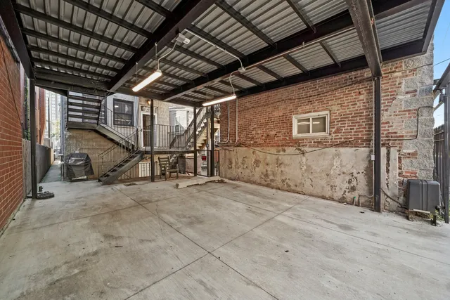 $1,399,999 | 1636 West Warren Boulevard, Chicago, IL 60612