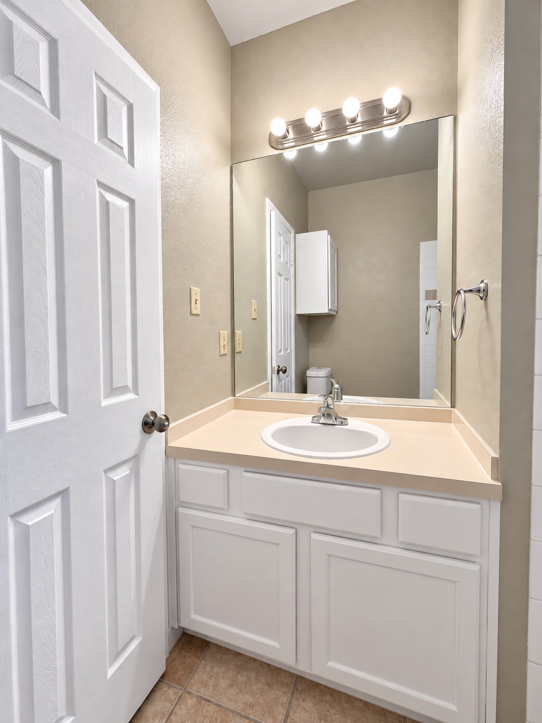1235 Armadillo Road, Unit B Austin, TX 78745 - Photo 15 of 19 Gallery Image 15