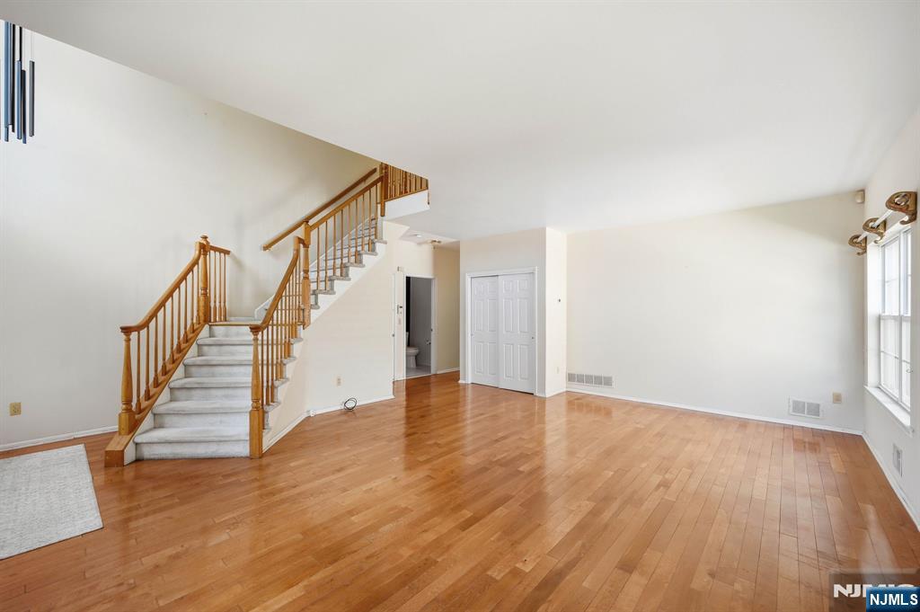 19 Colmart Way Bridgewater, NJ 08807 - Photo 3 of 44