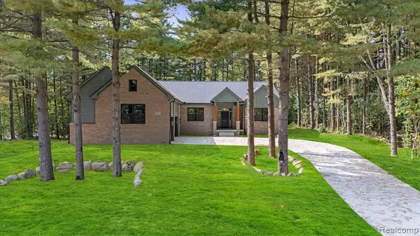 $799,000 | 3743 Kerriel Court, Commerce Township, MI 48382