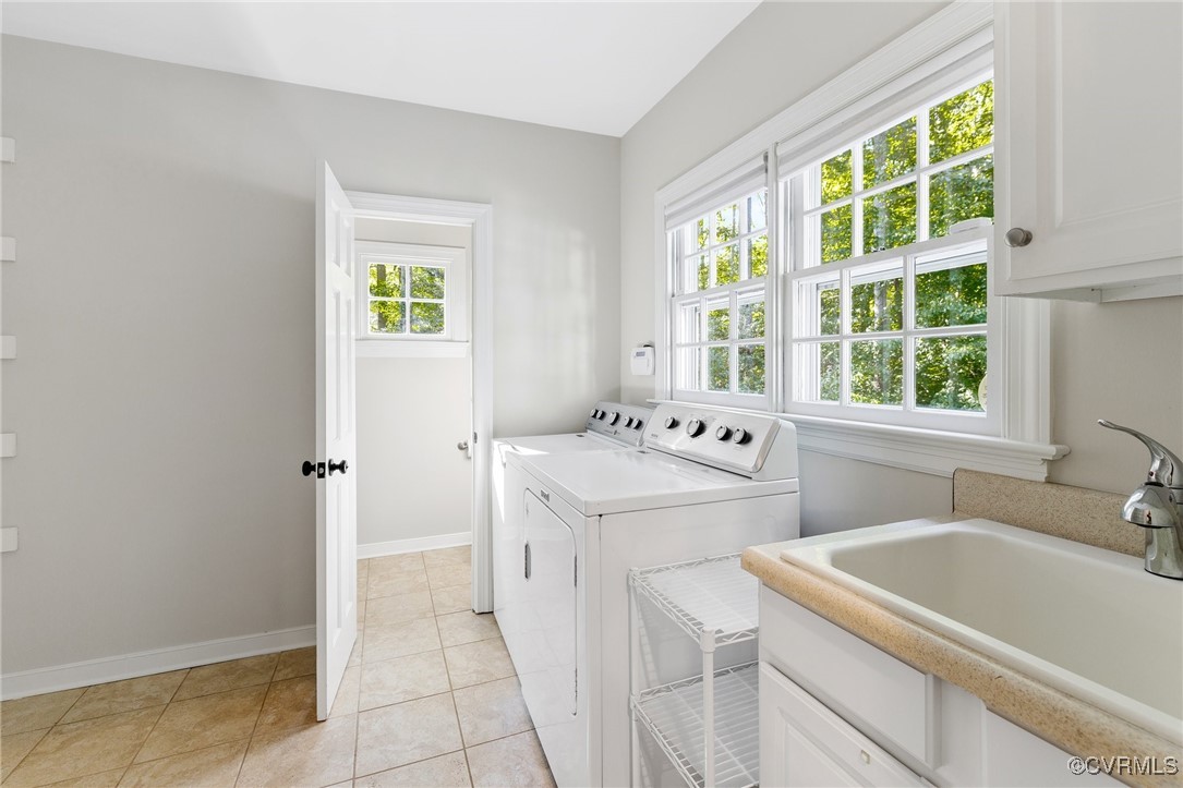 17 Dahlgren Road Richmond, VA 23238 - Photo 19 of 49 a utility room with dryer and washer