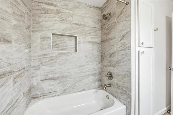 $2,295 | 700 West Cedar Street, Hurst, TX 76053