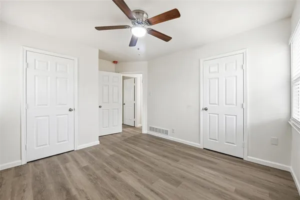 $2,295 | 700 West Cedar Street, Hurst, TX 76053