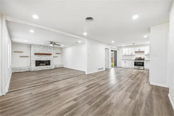 $2,295 | 700 West Cedar Street, Hurst, TX 76053