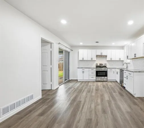 $2,295 | 700 West Cedar Street, Hurst, TX 76053