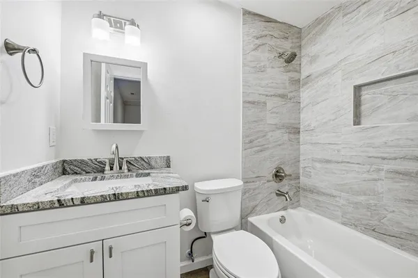 $2,295 | 700 West Cedar Street, Hurst, TX 76053