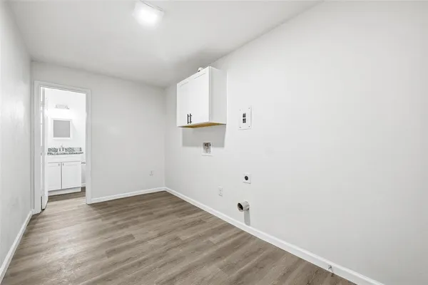 $2,295 | 700 West Cedar Street, Hurst, TX 76053