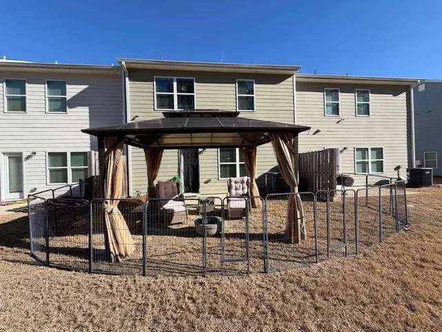 $2,300 | 7565 Knoll Hollow, Lithonia, GA 30058