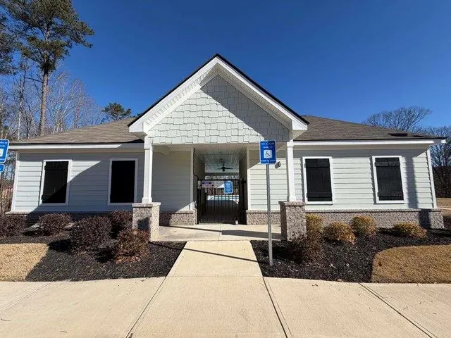 $2,300 | 7565 Knoll Hollow, Lithonia, GA 30058