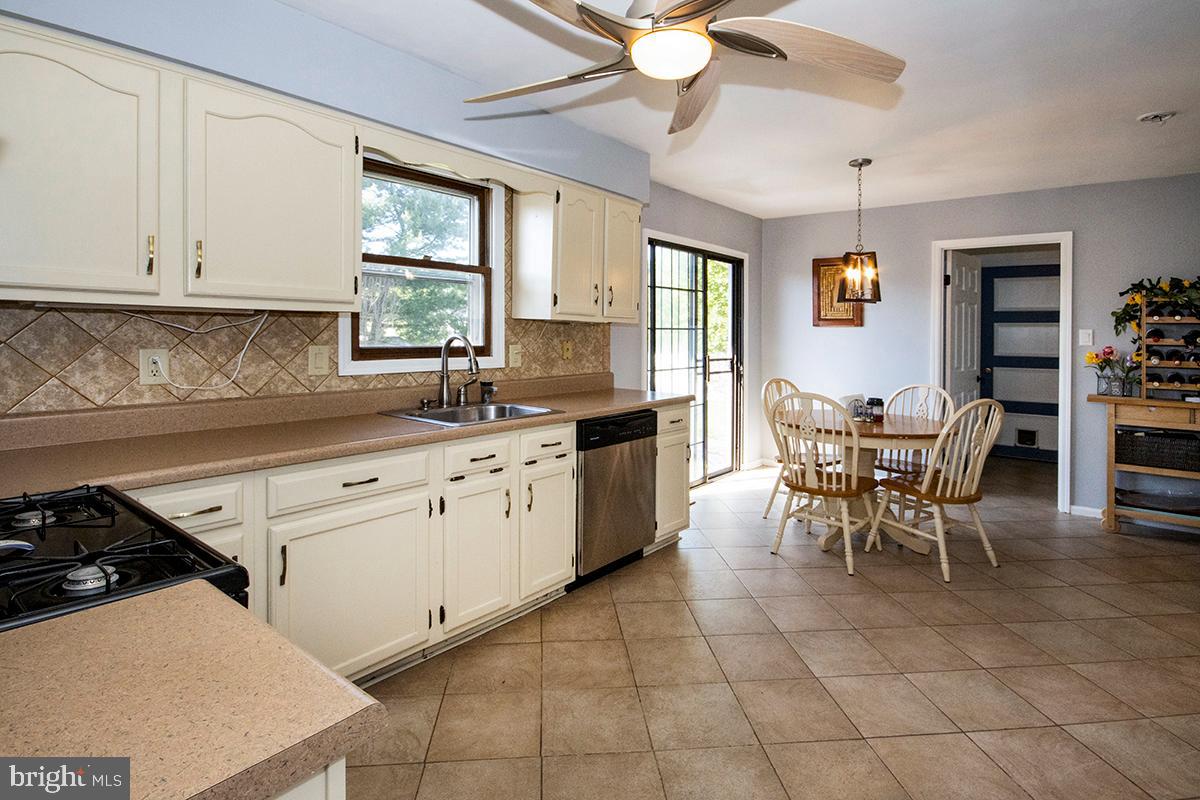 397 Megan Drive Mickleton, NJ 08056 - Photo 13 of 61