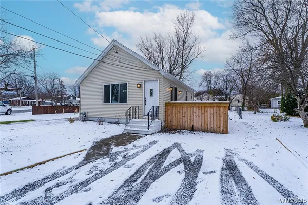 $184,900 | 2697 Riverton Avenue, Hamburg, NY 14075