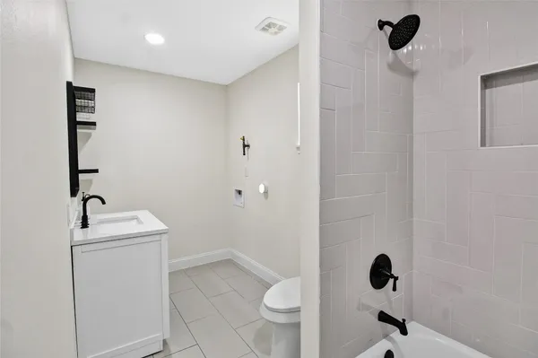 $1,200 | 7725 Avenue H, Unit B, Houston, TX 77012