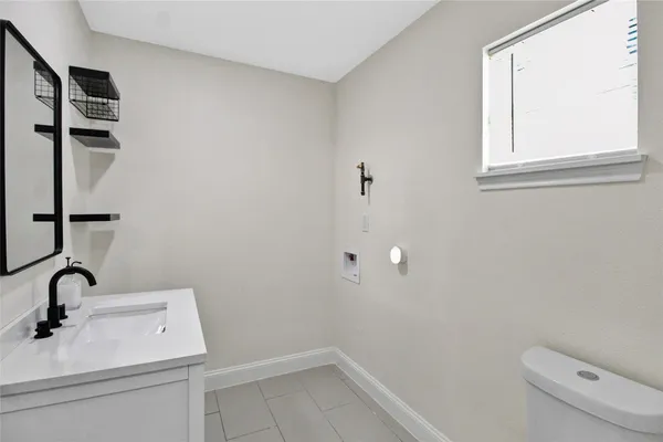 $1,200 | 7725 Avenue H, Unit B, Houston, TX 77012