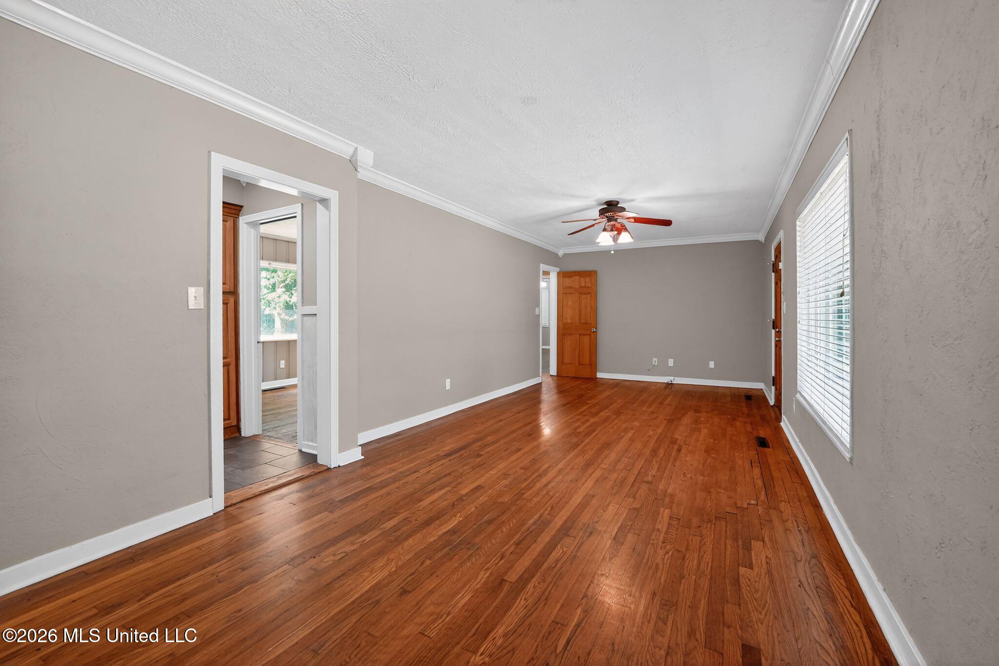 1639 Lockwood Avenue Jackson, MS 39211 - Photo 5 of 30 09_1639_Lockwood_Ave_Jackson_MS_39211-Li
