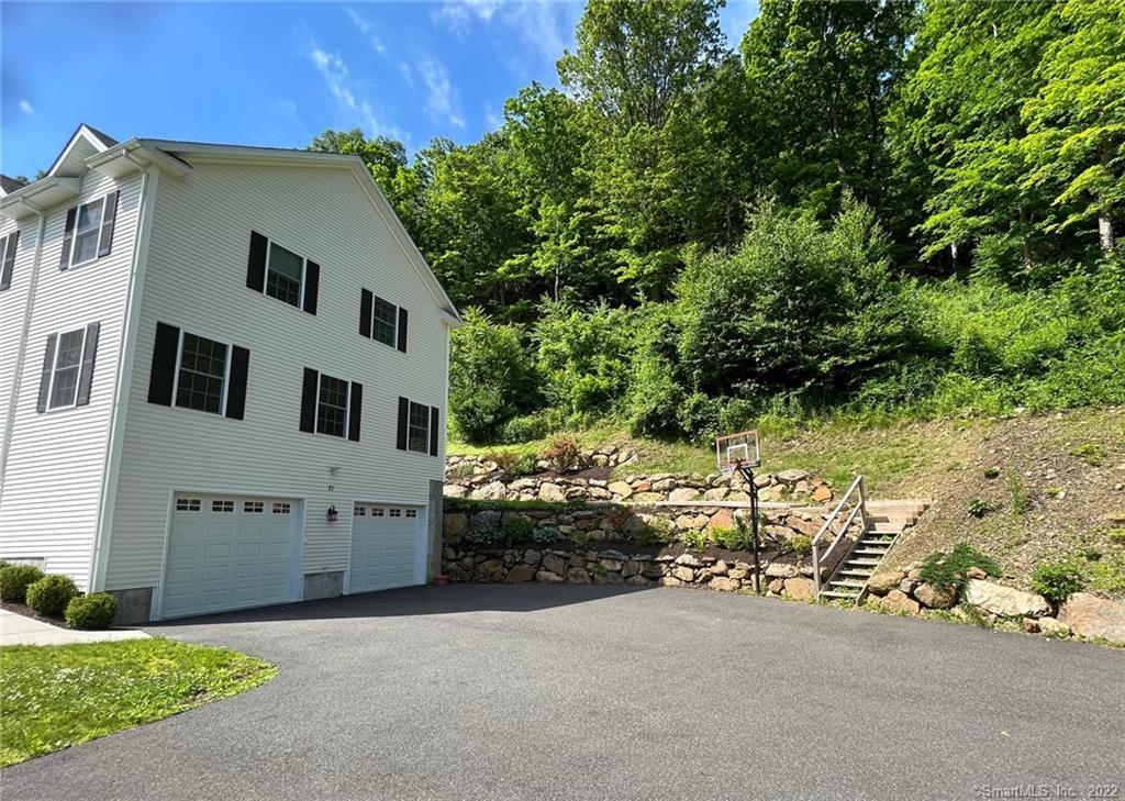 71 Ledges Road Ridgefield, CT 06877 - Photo 2 of 34