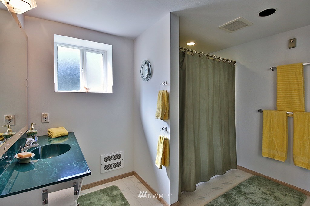 7786 Cultus Bay Road Clinton, WA 98236 - Photo 23 of 25 Gallery Image 23