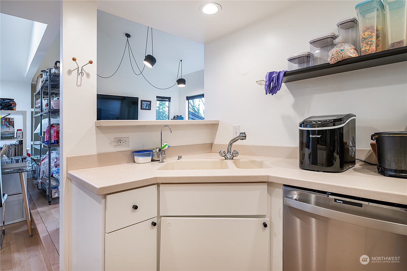 138 Southwest 116th Street, Unit G31 Seattle, WA 98146 - Photo 8 of 27 Gallery Image 8