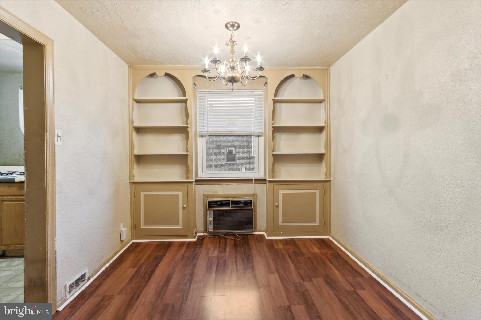 264 Springton Road Upper Darby, PA 19082 - Photo 13 of 35